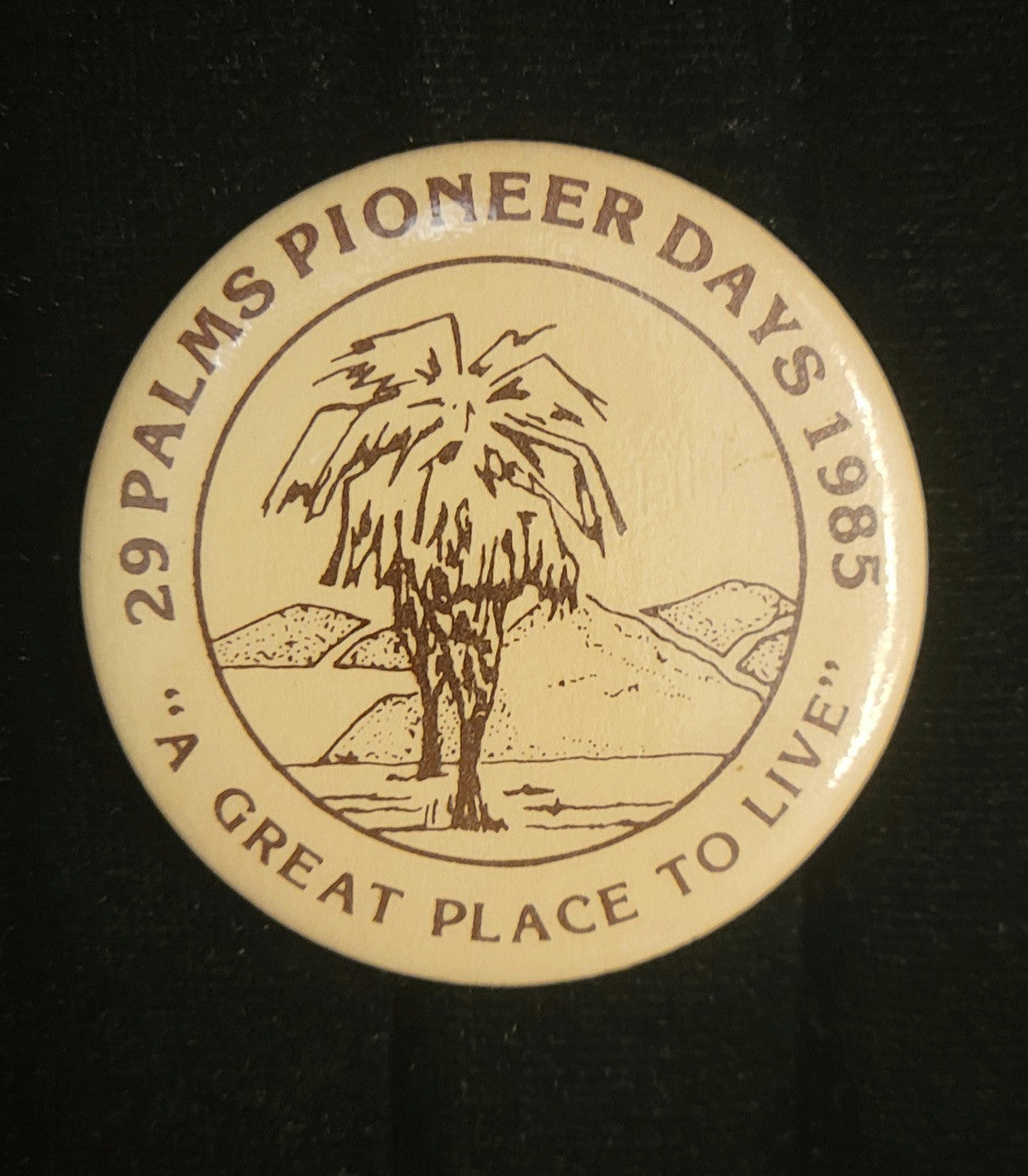 Pioneer Days 1985
Vintage Collector Button