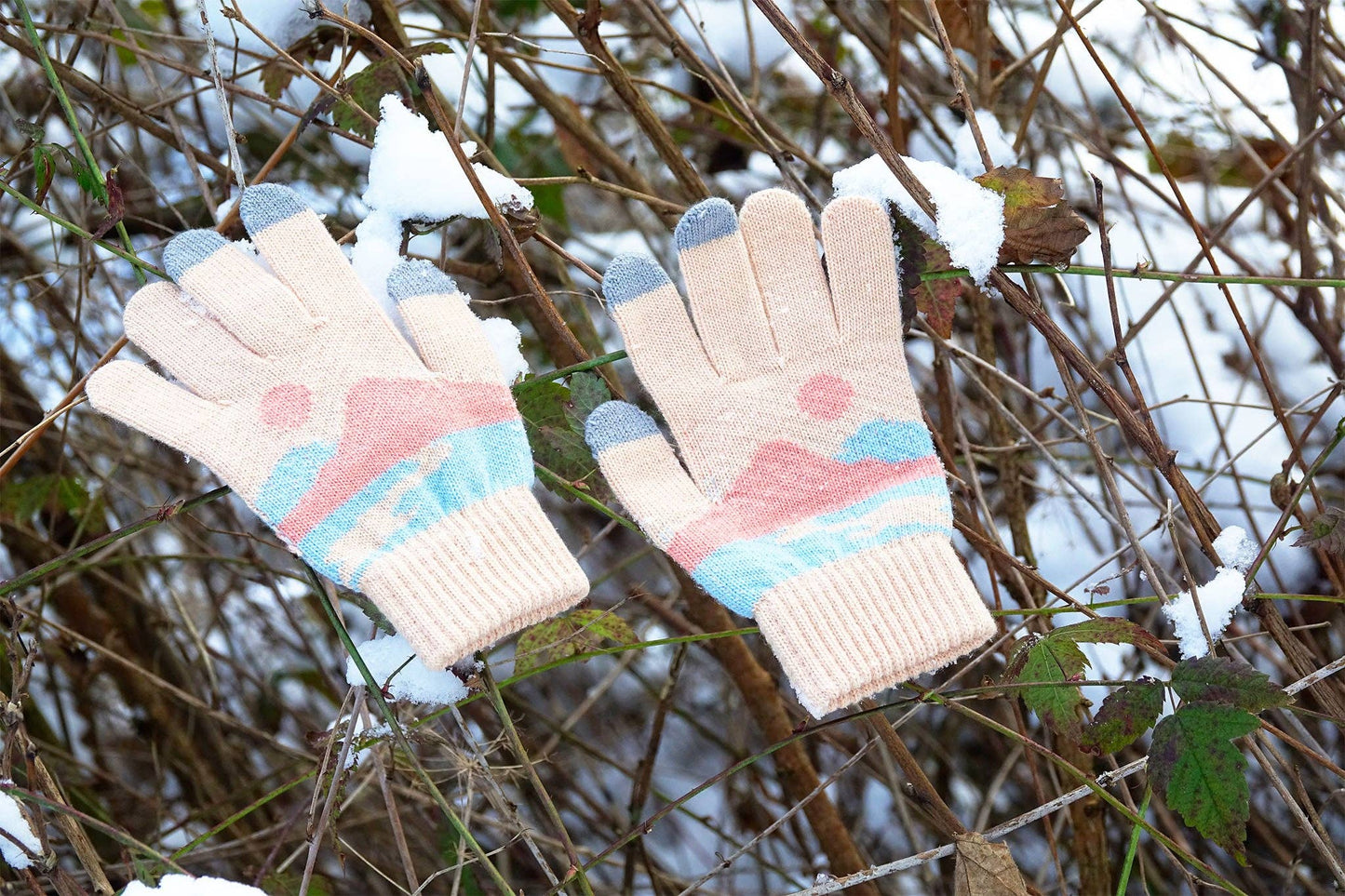 Pastel Sky Adventure Knit Gloves